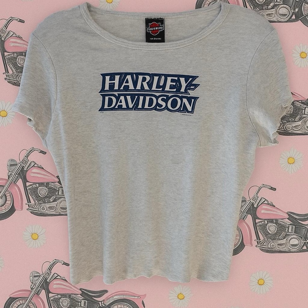 Vintage Harley-Davidson Gray Crop Tee with Navy Logo.